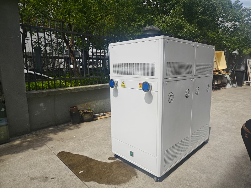 上海某儀器公司采購25kW高低溫控溫系統(tǒng)提升反應(yīng)釜實(shí)驗(yàn)效能 圖1