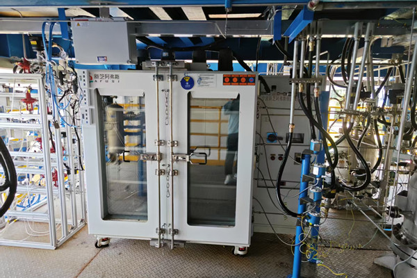 新芝阿弗斯防爆制冷控溫系統(tǒng)與高低溫試驗(yàn)箱設(shè)備實(shí)拍圖3